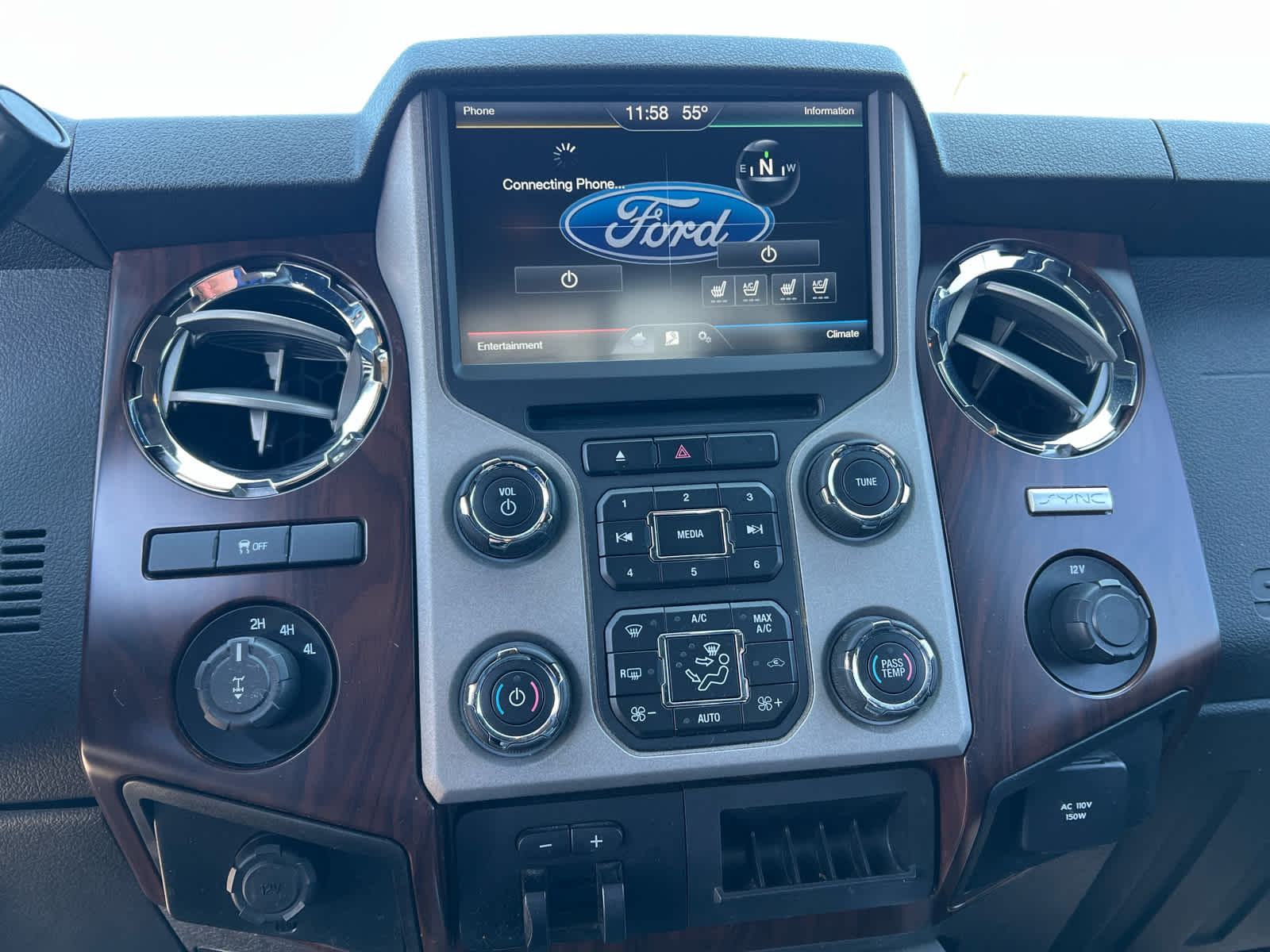 2015 Ford Super Duty F-250 SRW Lariat