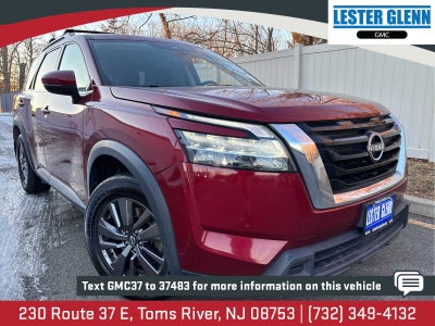 2022 Nissan Pathfinder SV