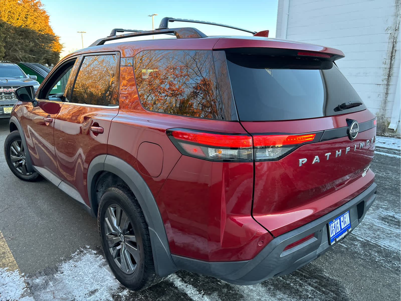 2022 Nissan Pathfinder SV