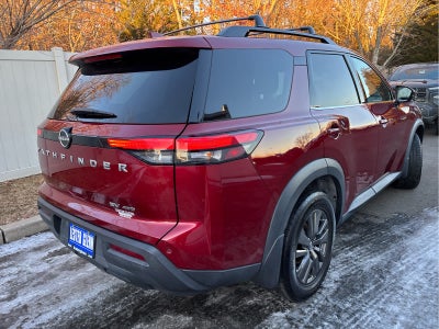 2022 Nissan Pathfinder SV