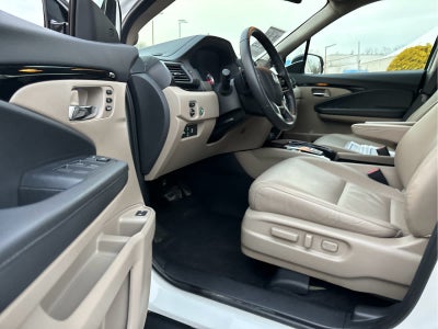 2022 Honda Pilot Touring 8-Passenger