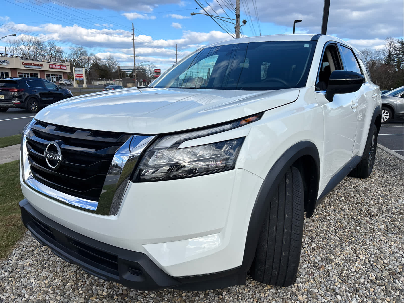 2023 Nissan Pathfinder S