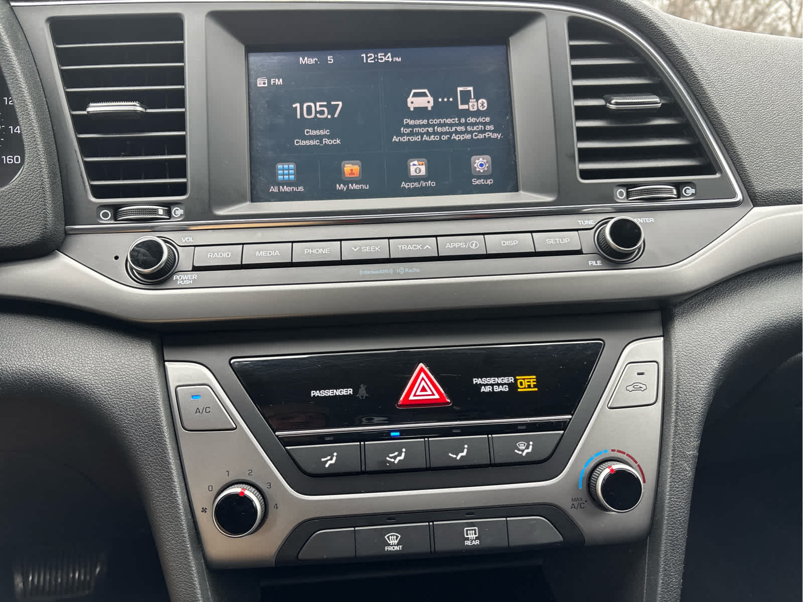 2018 Hyundai ELANTRA SEL