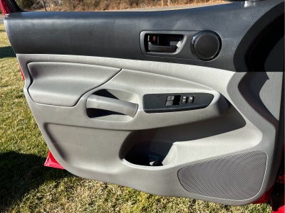 2014 Toyota Tacoma 2WD Access Cab I4 AT (Natl)