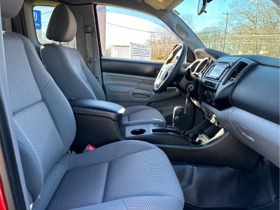 2014 Toyota Tacoma 2WD Access Cab I4 AT (Natl)