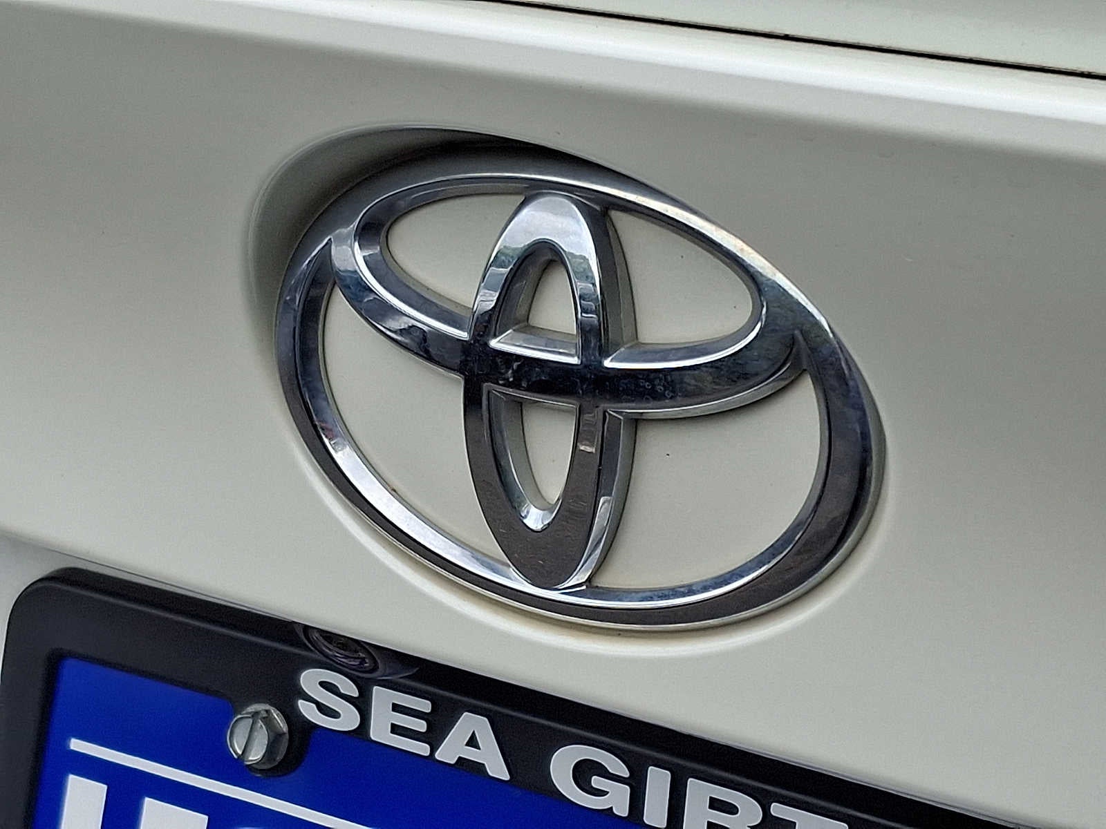 2020 Toyota C-HR LE