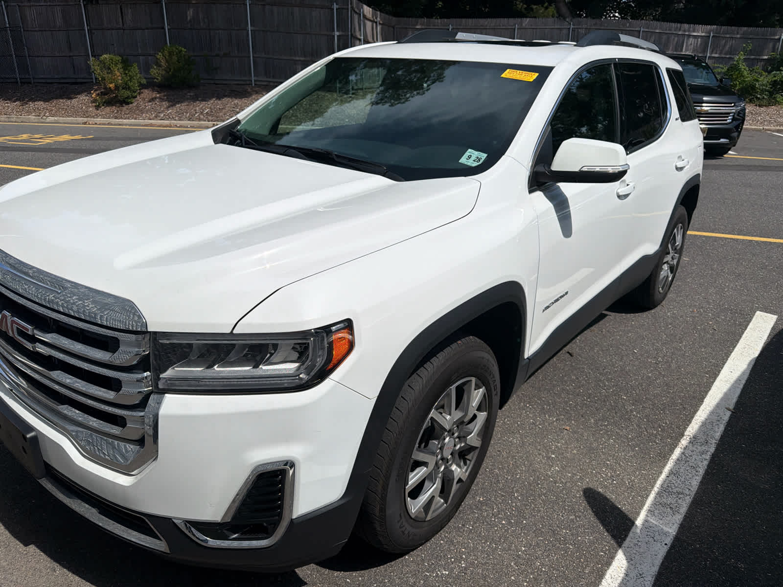 2023 GMC Acadia SLT