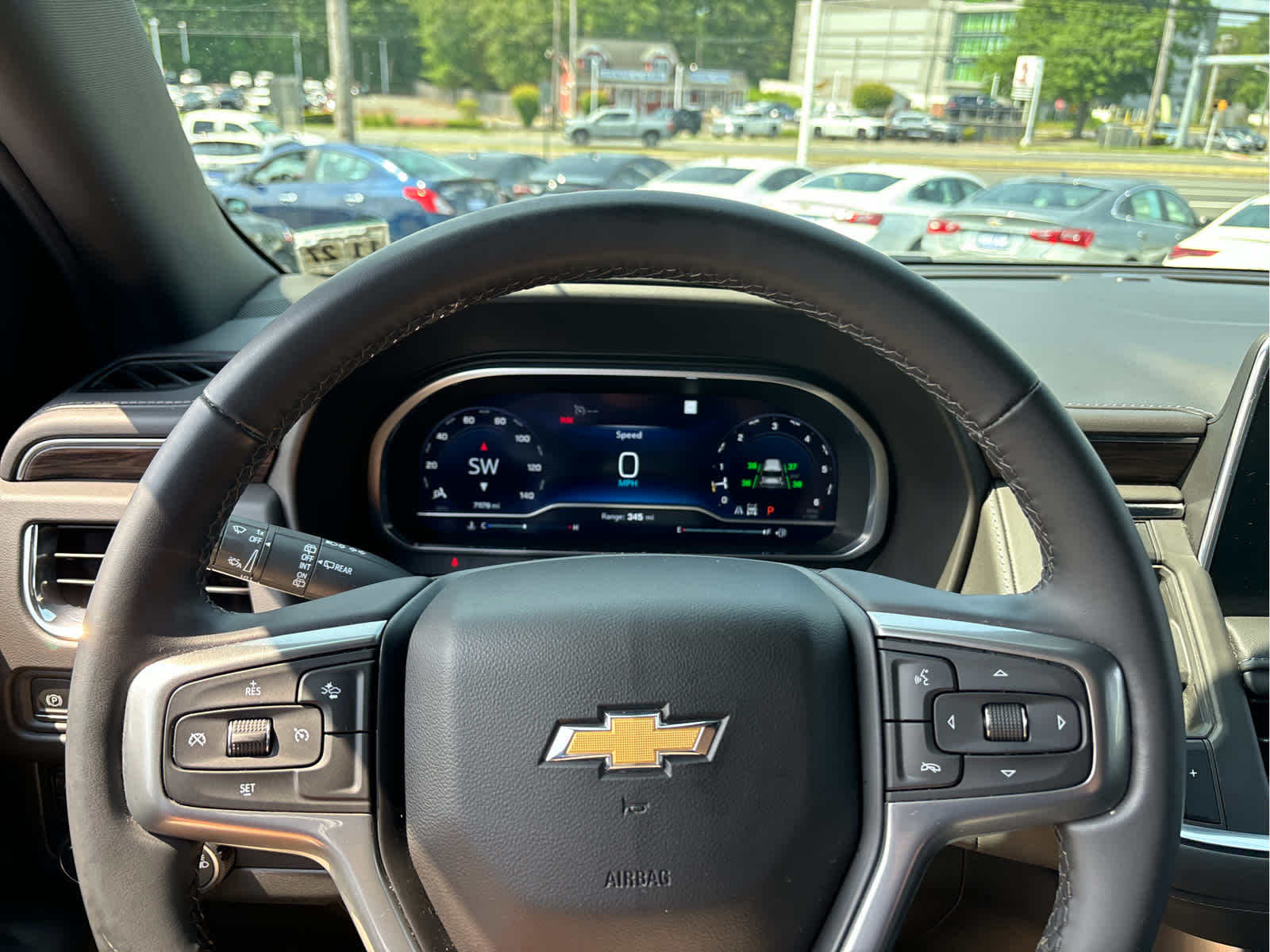 2023 Chevrolet Suburban LT