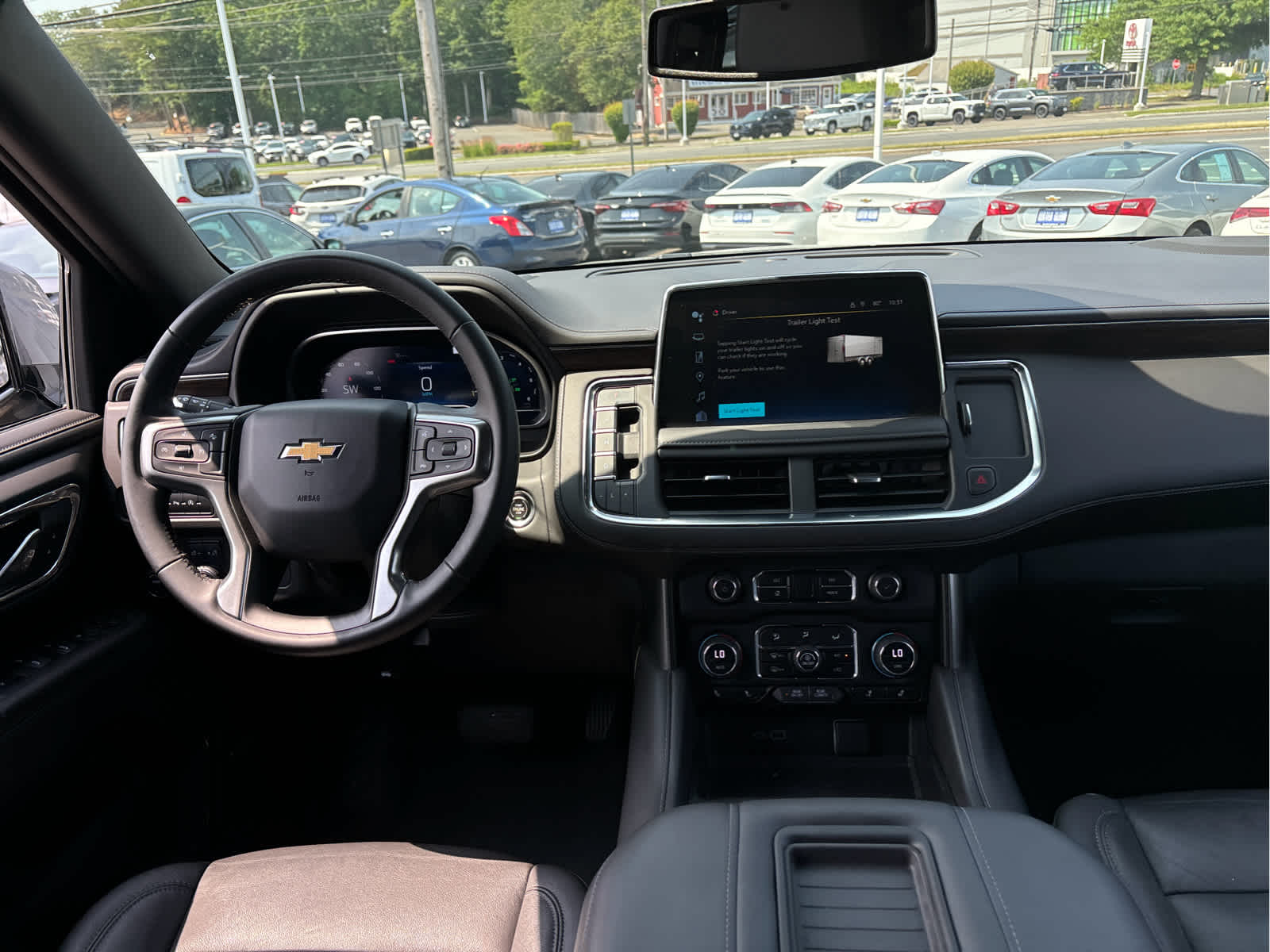 2023 Chevrolet Suburban LT