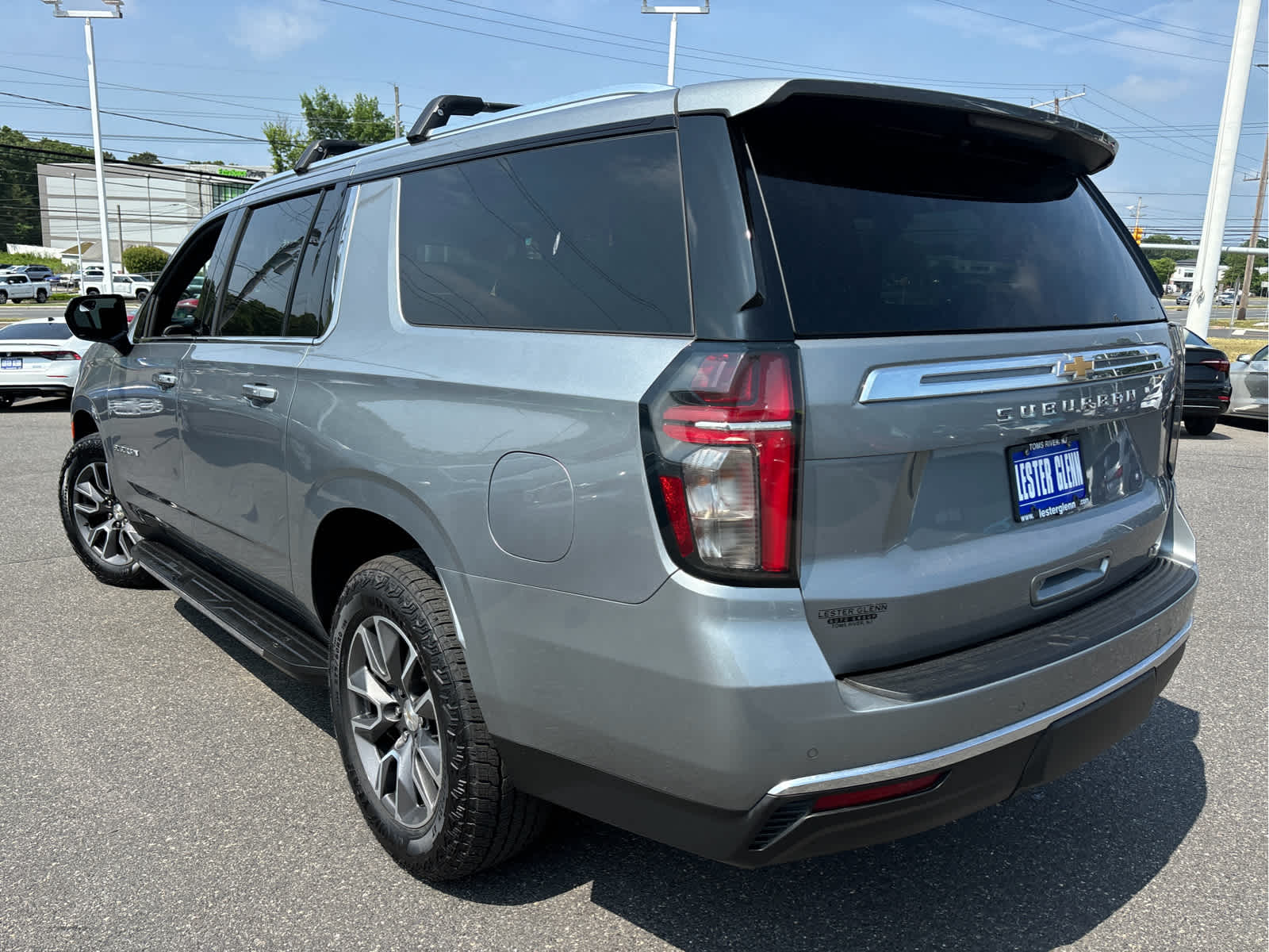 2023 Chevrolet Suburban LT