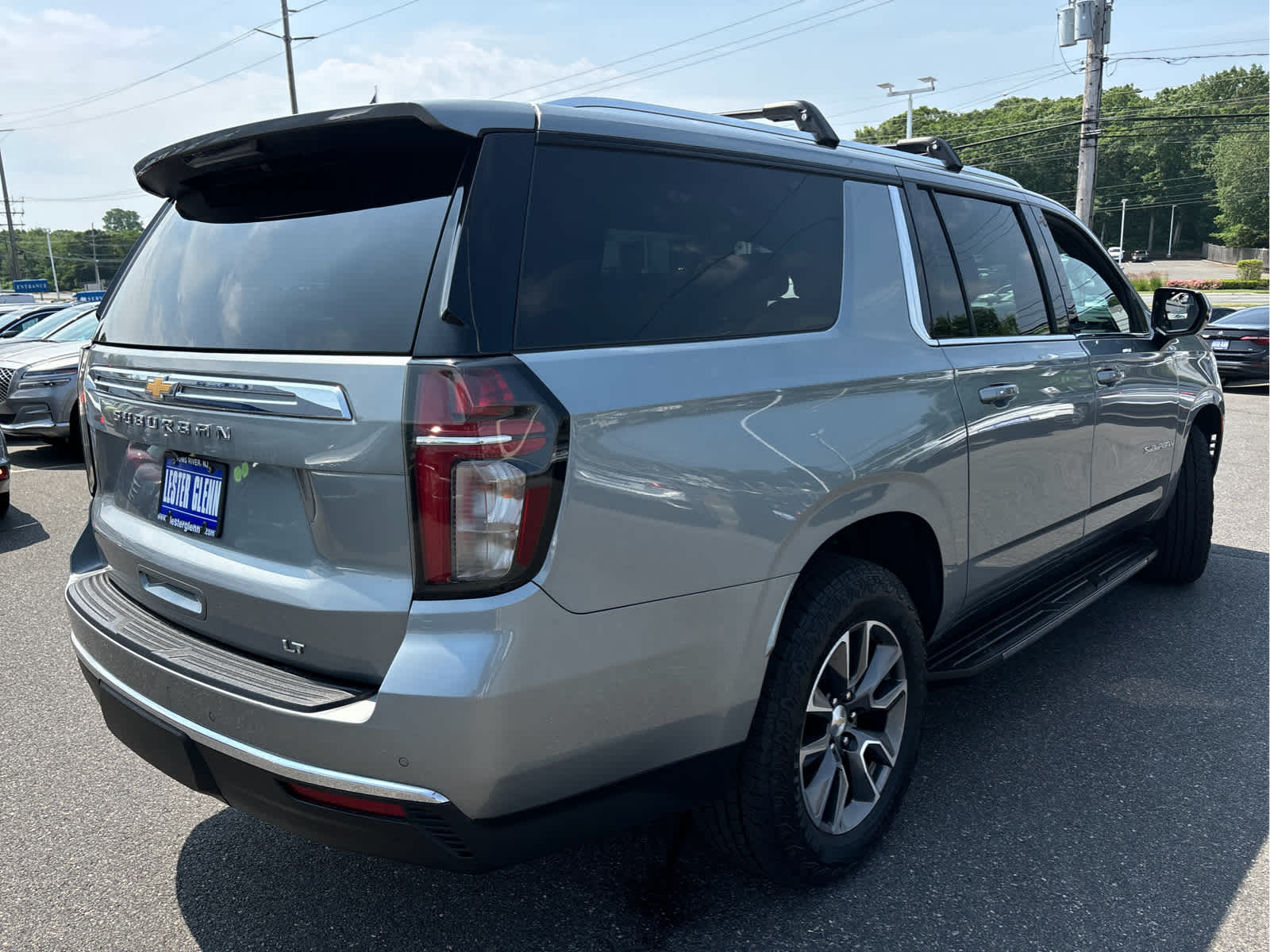 2023 Chevrolet Suburban LT