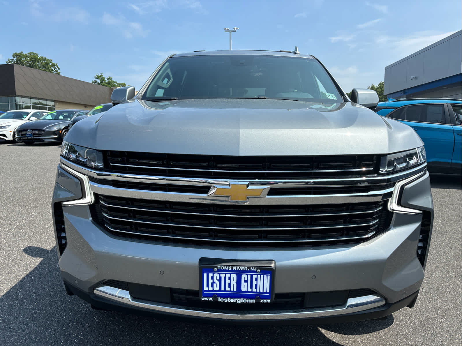 2023 Chevrolet Suburban LT