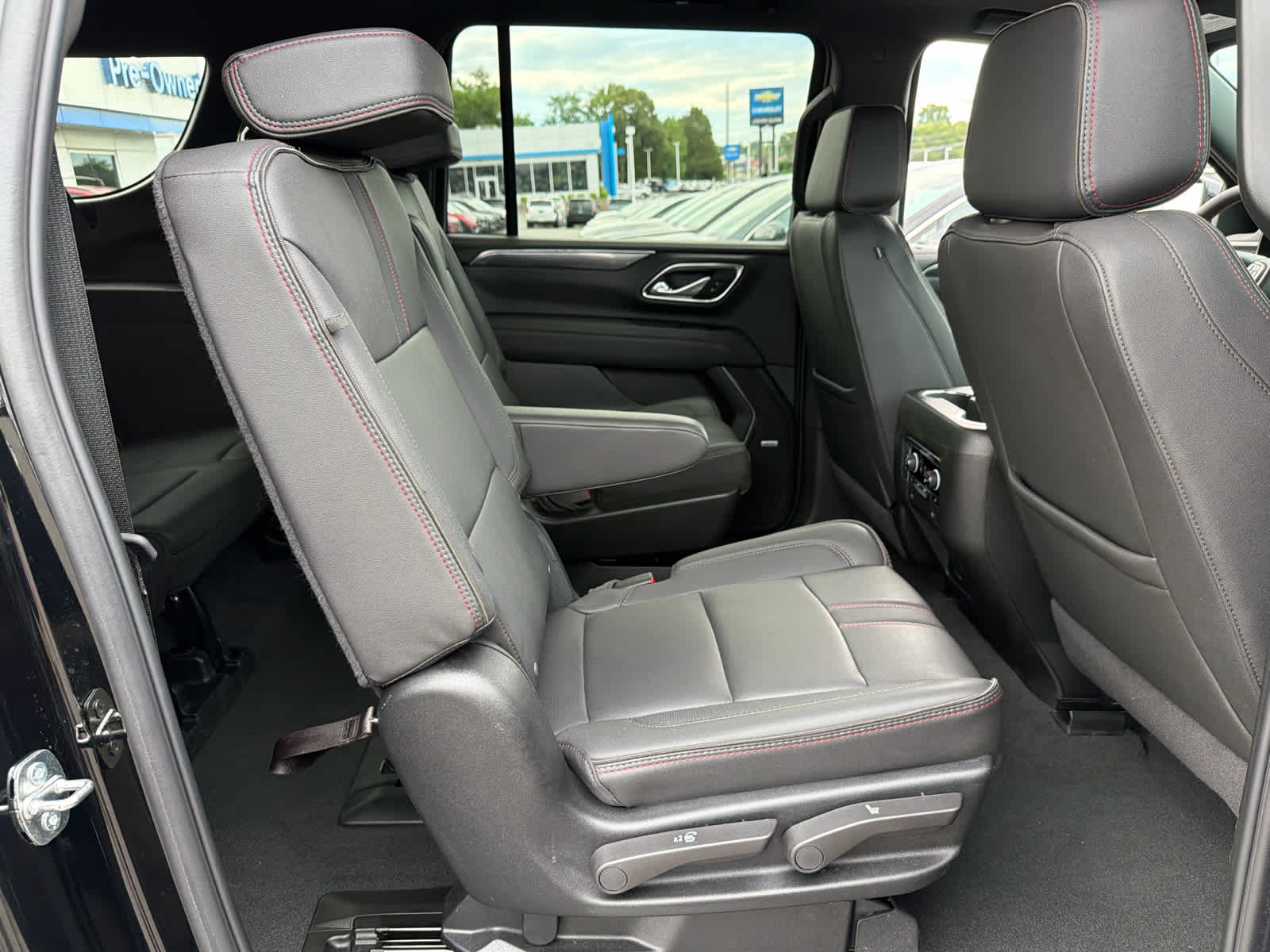 2024 Chevrolet Suburban RST