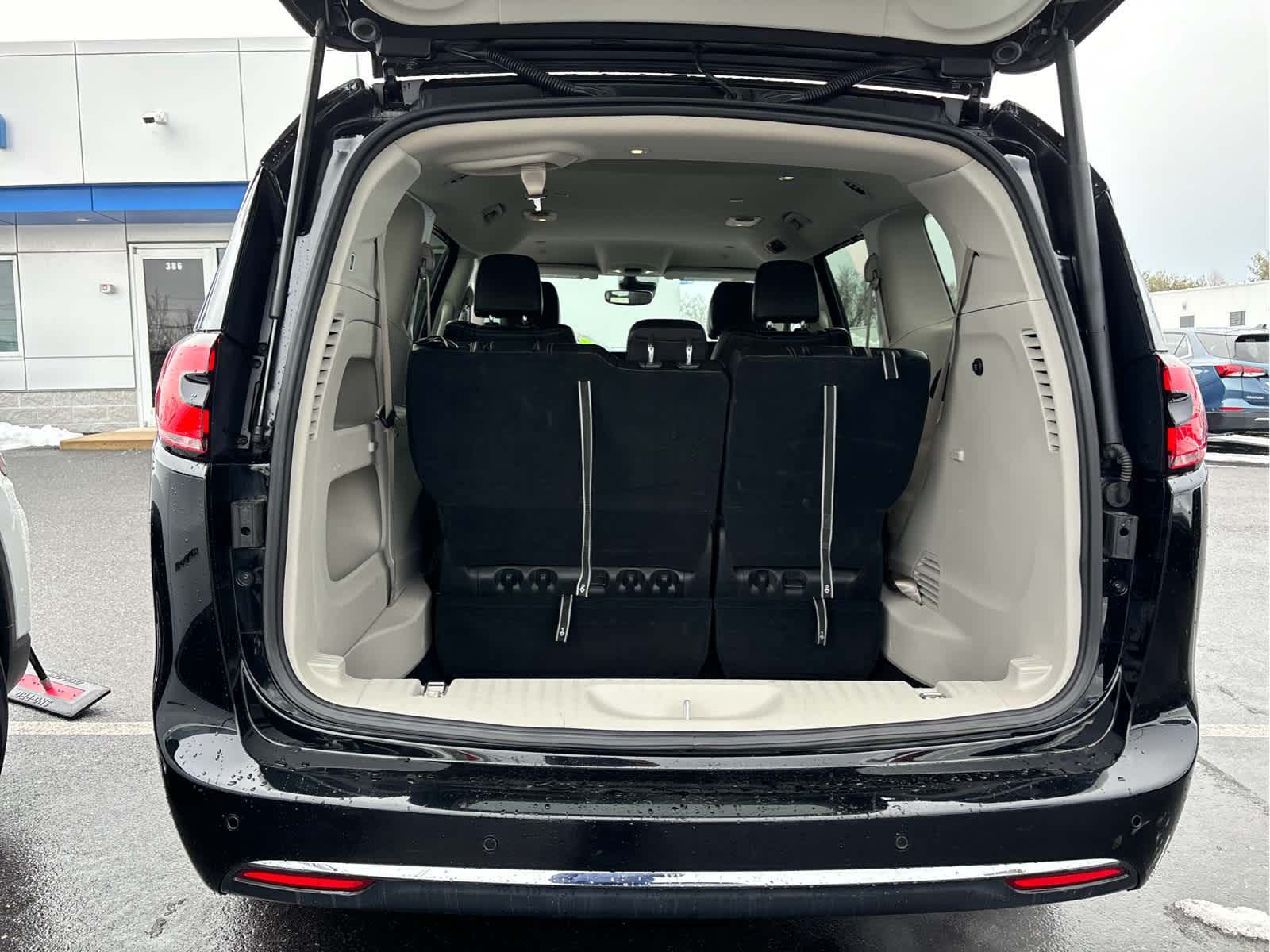 2024 Chrysler Pacifica Touring L