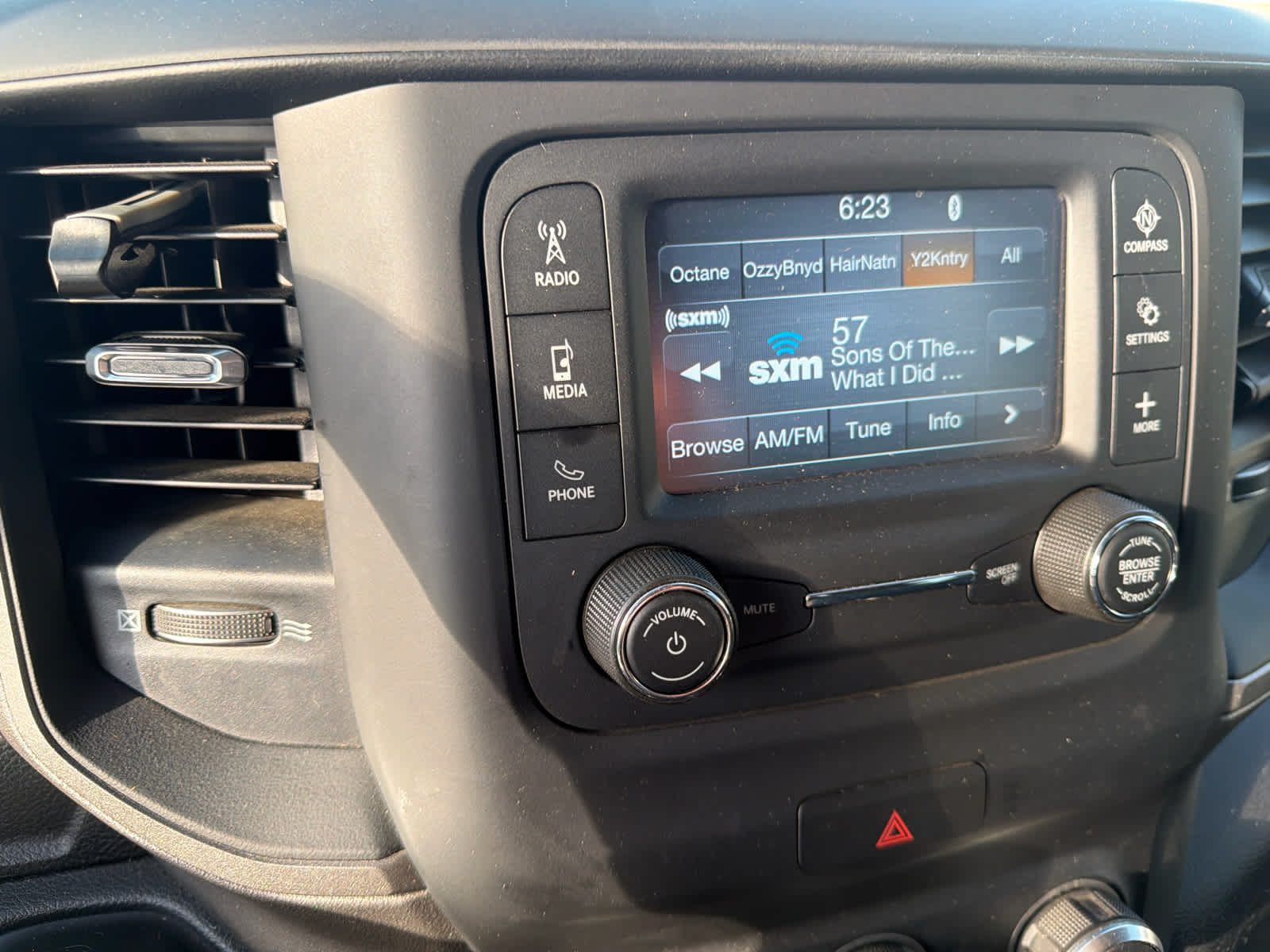 2019 RAM 2500 Tradesman Crew Cab 4x4 6'4" Box