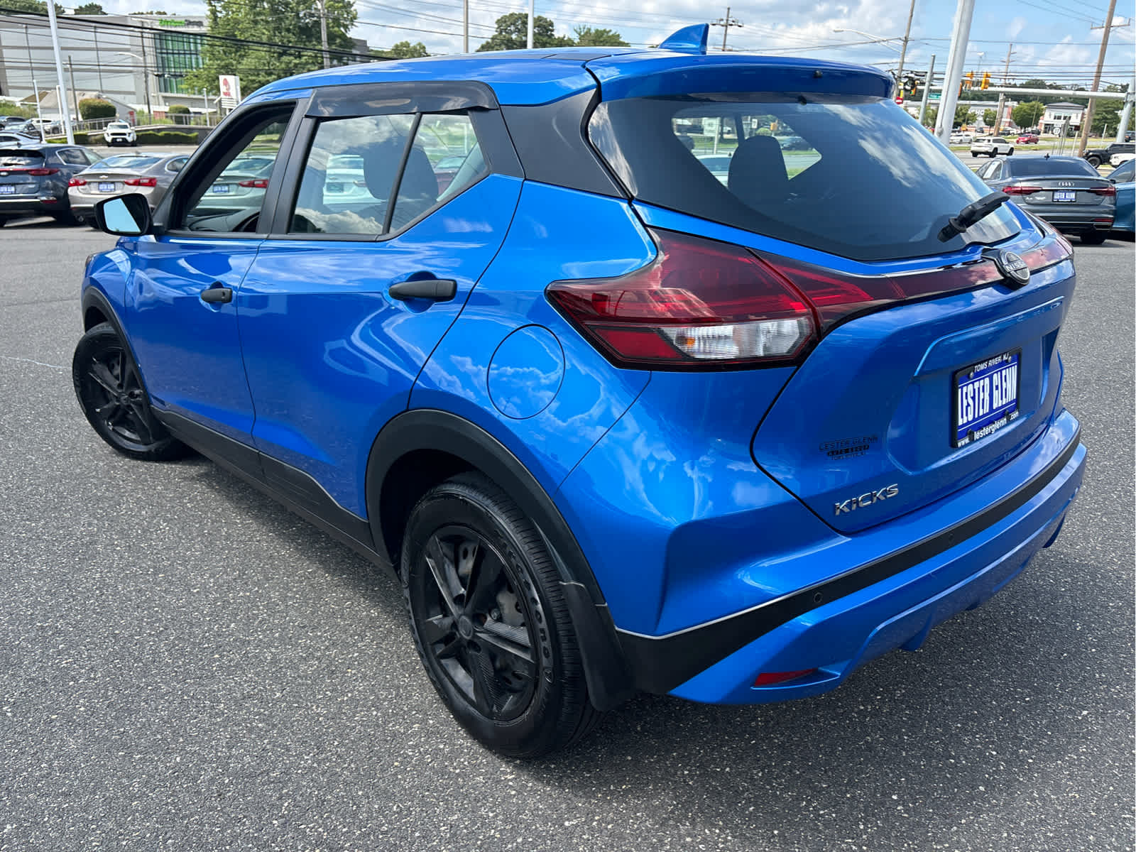 2023 Nissan Kicks S Xtronic CVT