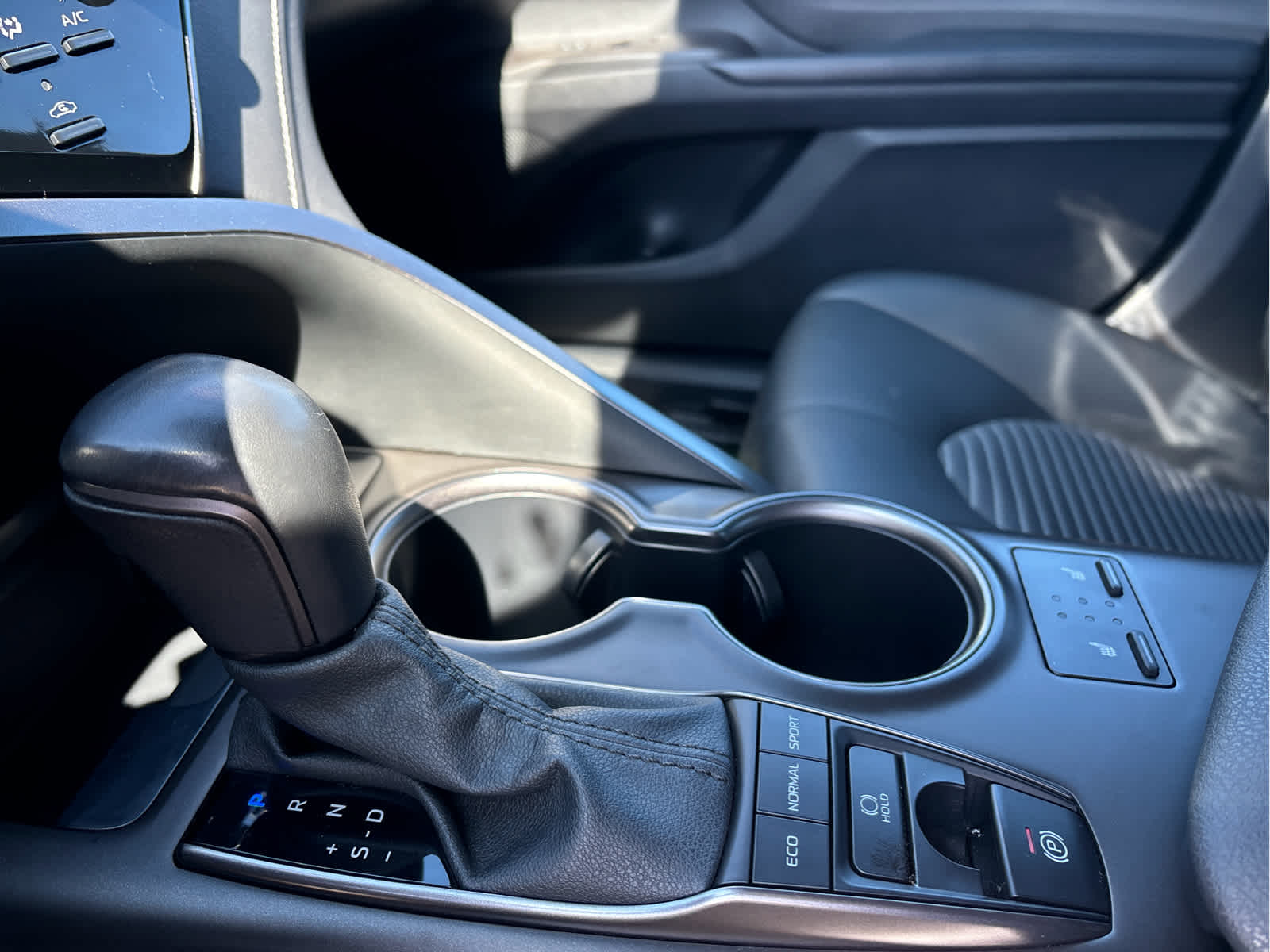 2023 Toyota Camry SE AWD