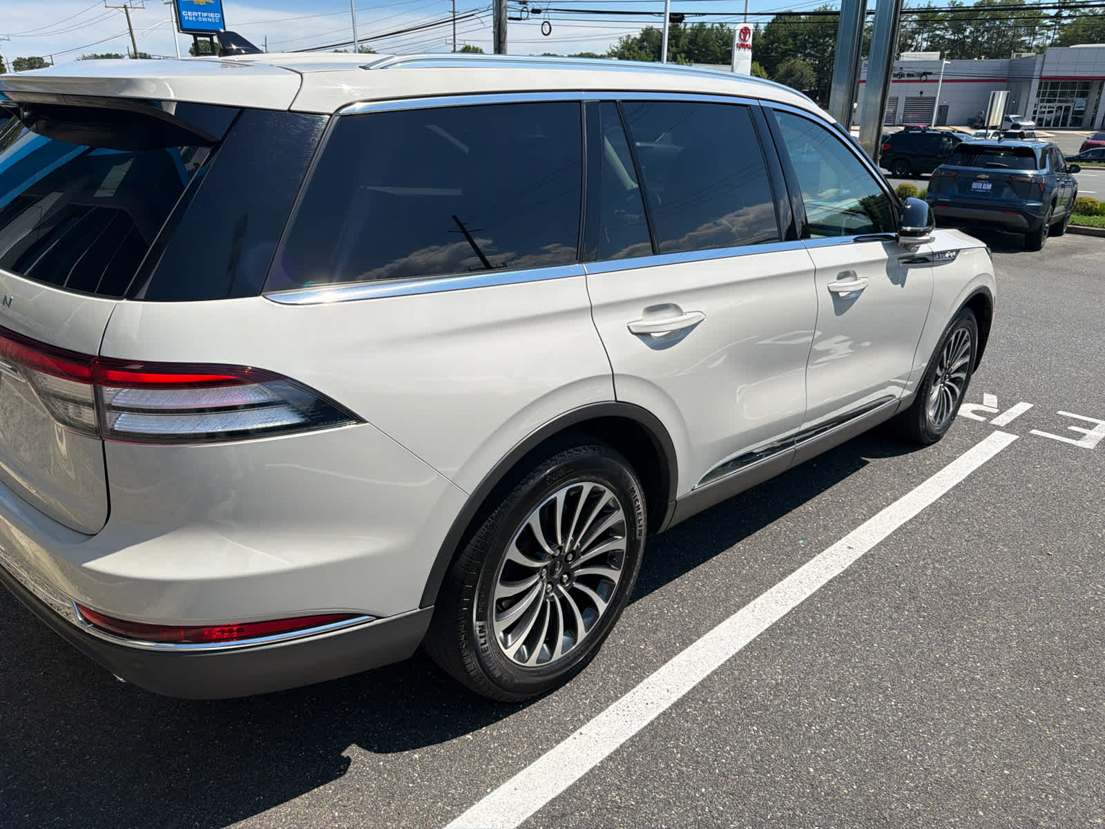 2022 Lincoln Aviator Standard