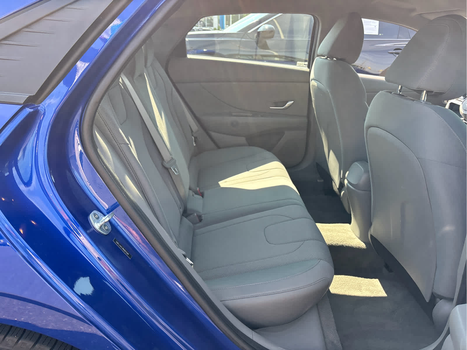 2022 Hyundai ELANTRA SE