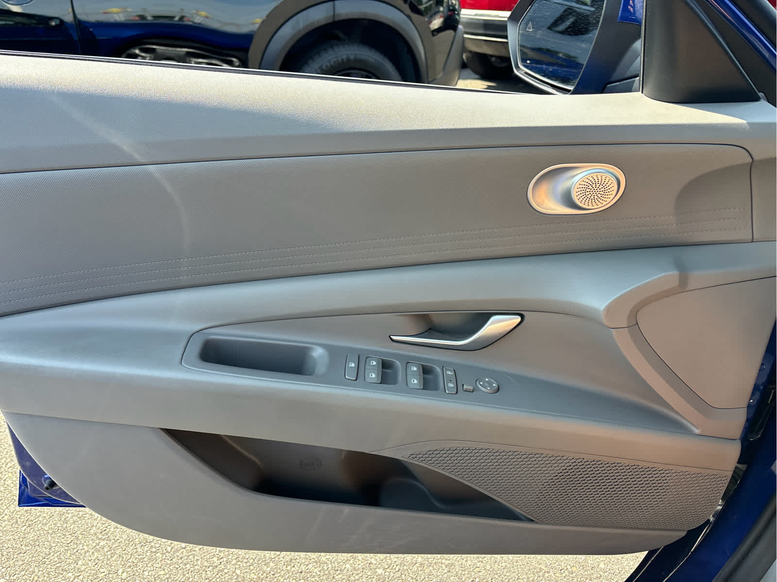 2022 Hyundai ELANTRA SE