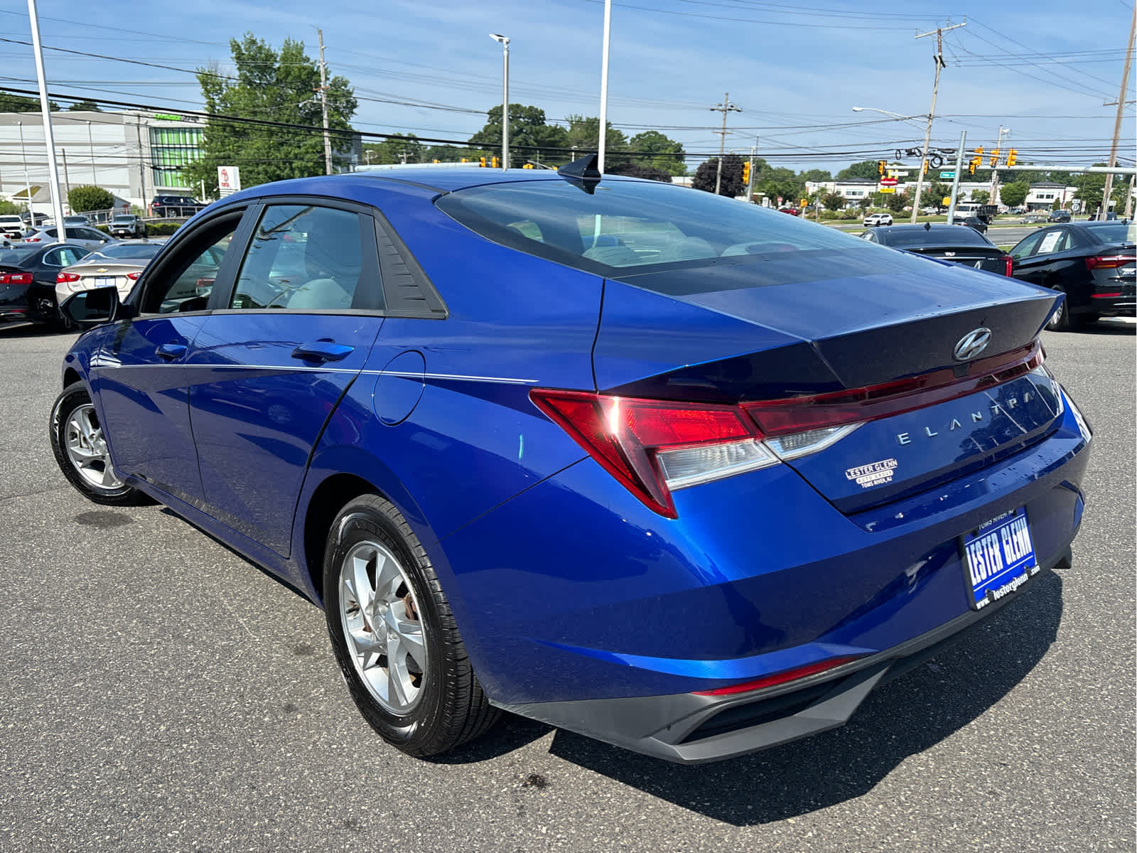 2022 Hyundai ELANTRA SE