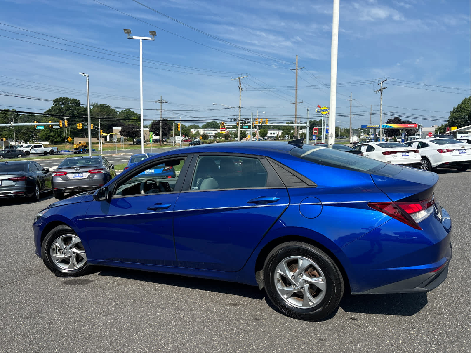 2022 Hyundai ELANTRA SE