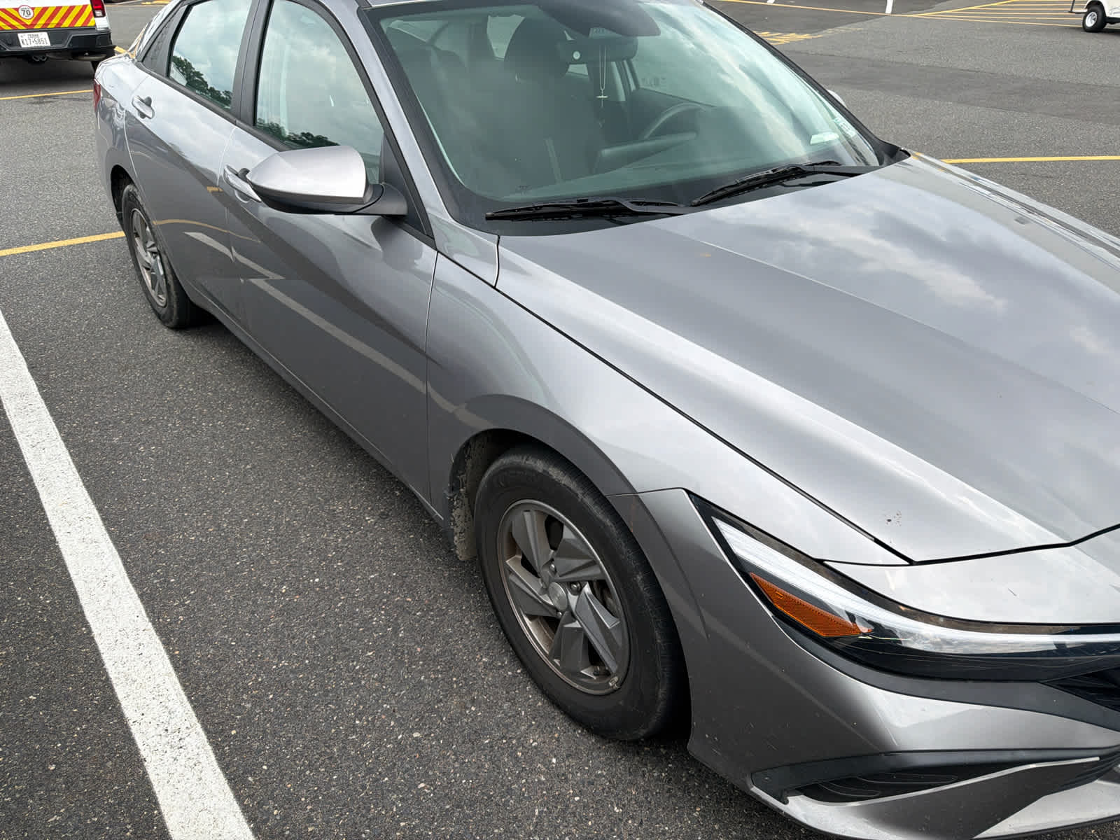 2025 Hyundai ELANTRA SE