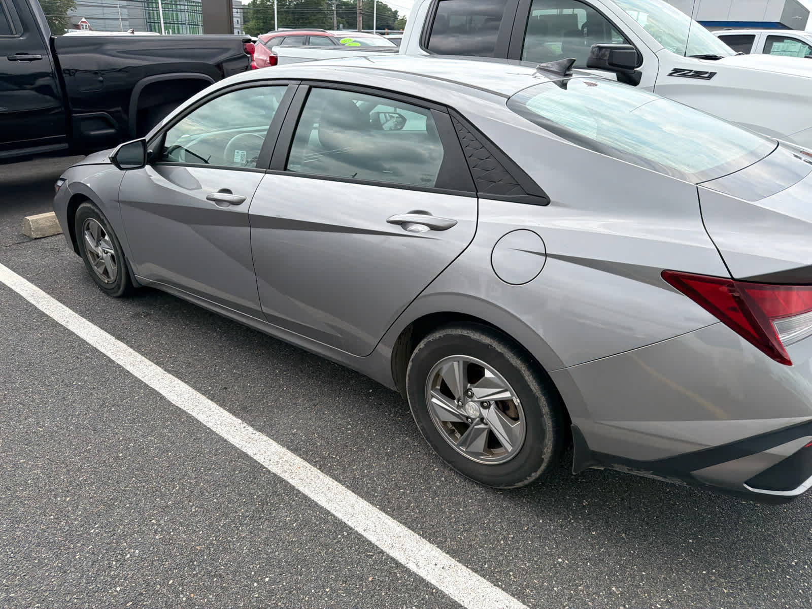 2025 Hyundai ELANTRA SE