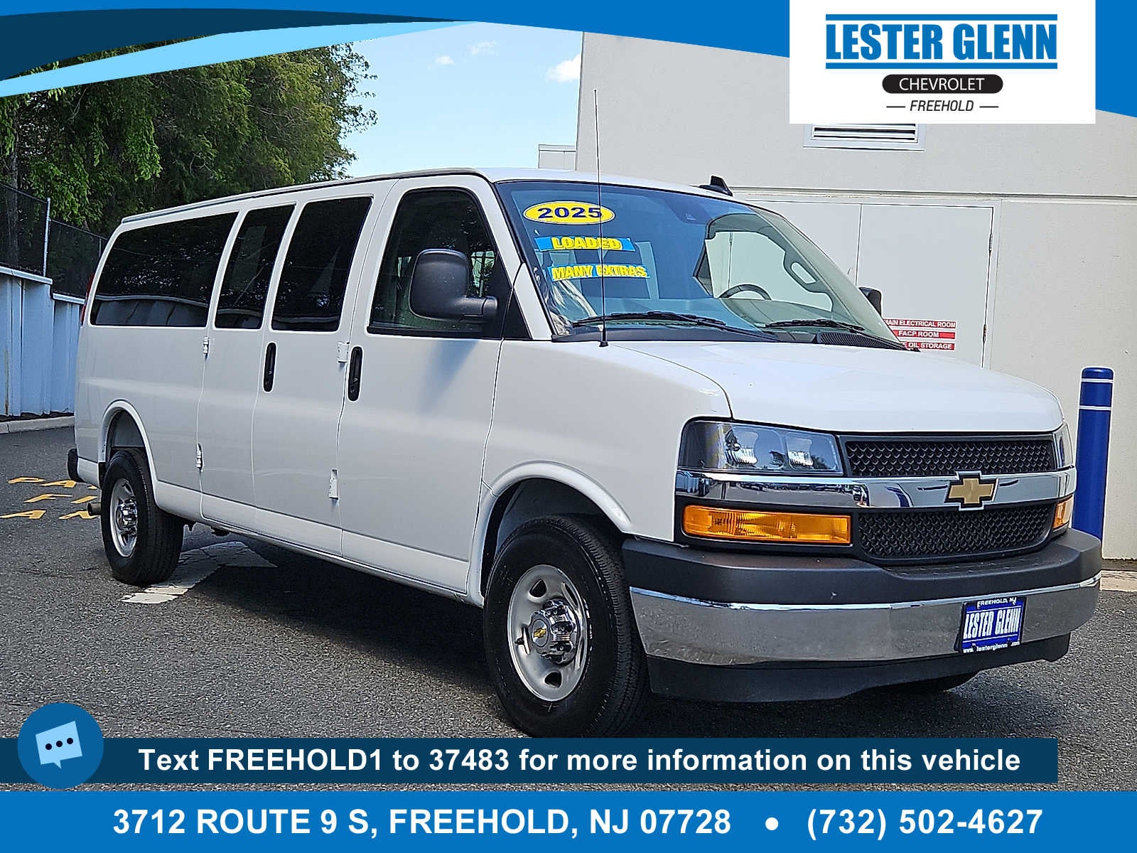 2025 Chevrolet Express Passenger 1LT