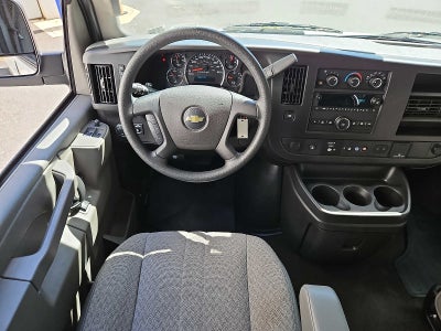 2025 Chevrolet Express Passenger 1LT