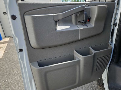 2025 Chevrolet Express Passenger 1LT
