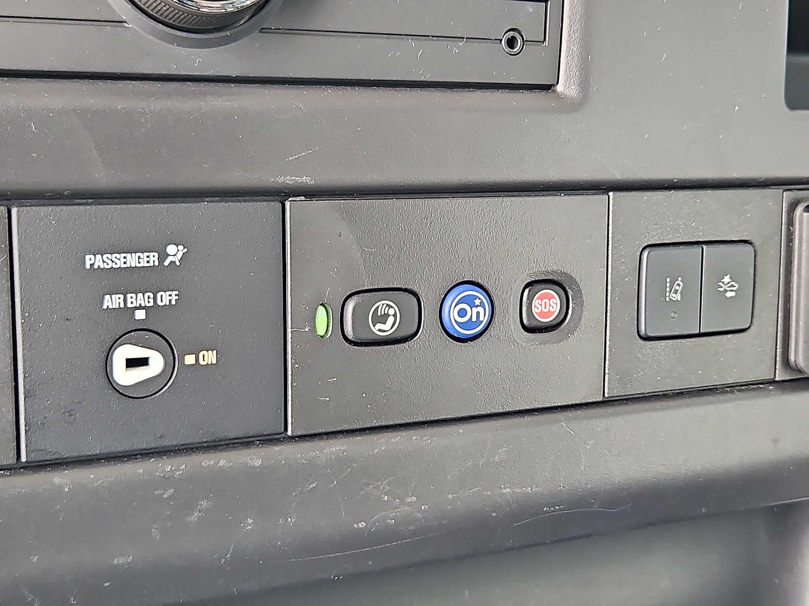 2025 Chevrolet Express Passenger 1LT