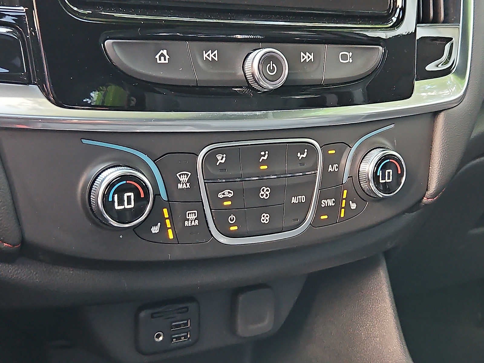 2023 Chevrolet Traverse RS