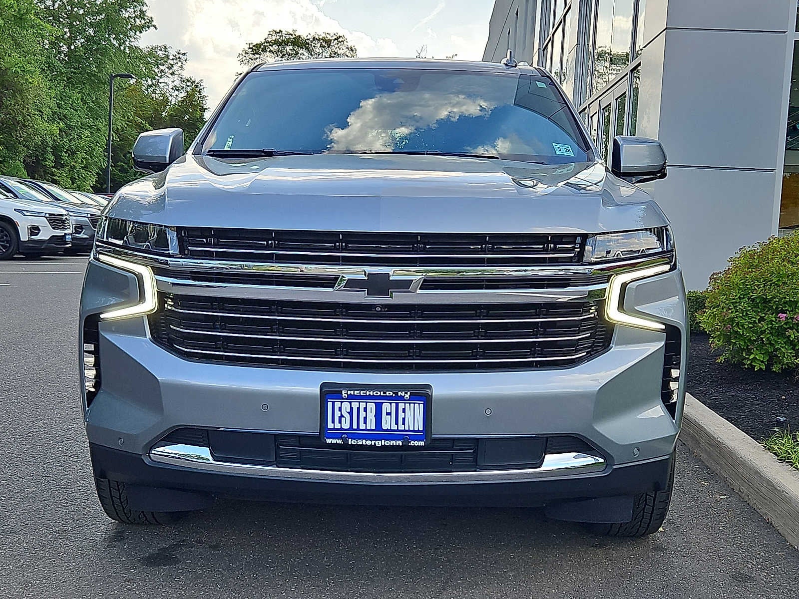 2023 Chevrolet Suburban LT