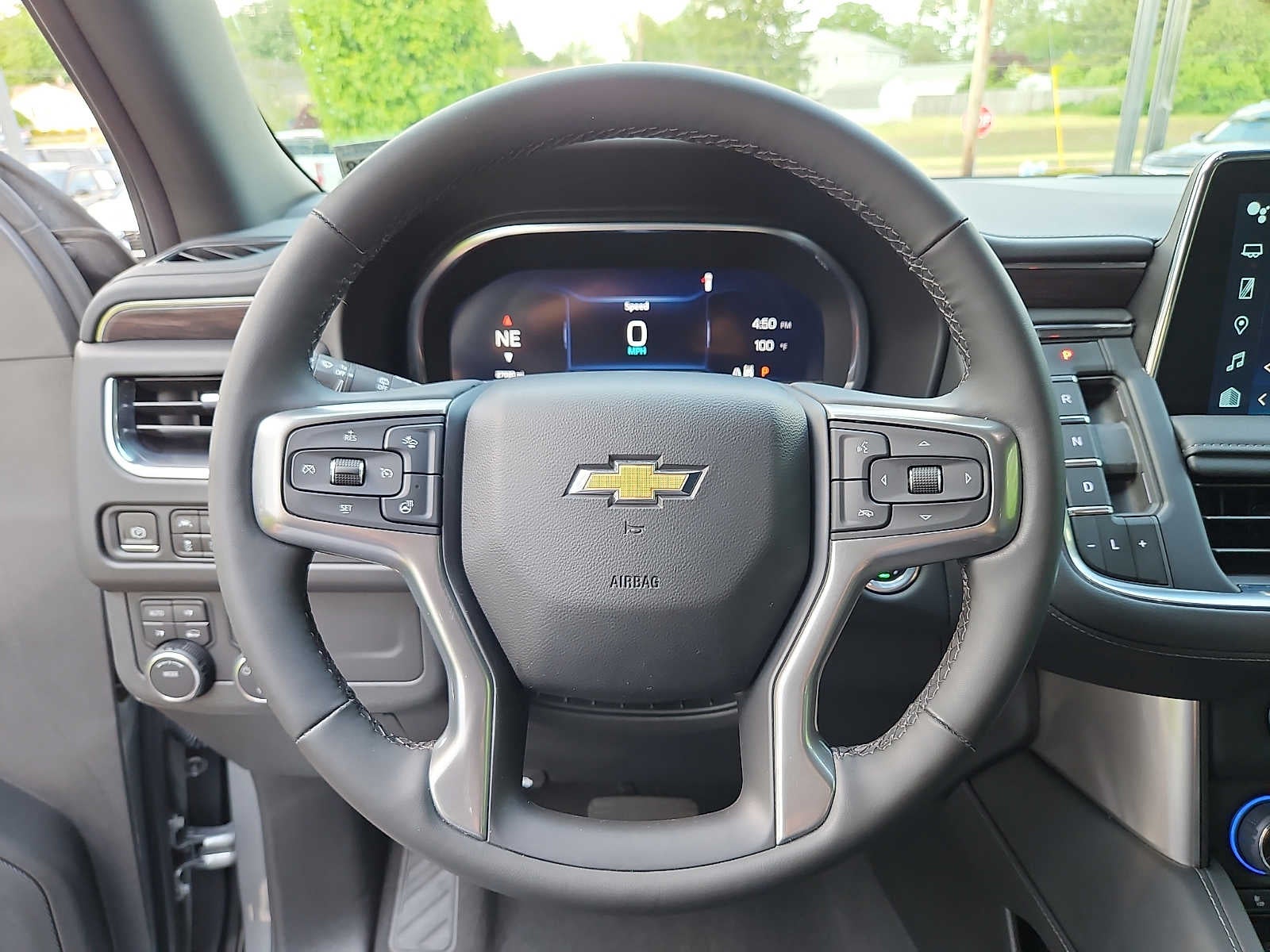2023 Chevrolet Suburban LT