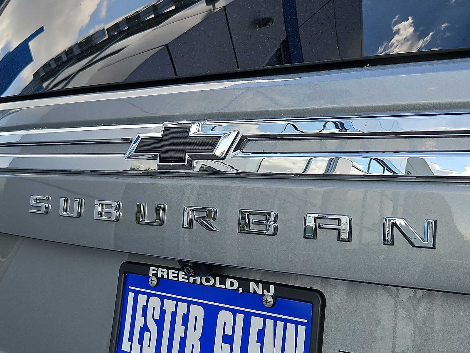2023 Chevrolet Suburban LT