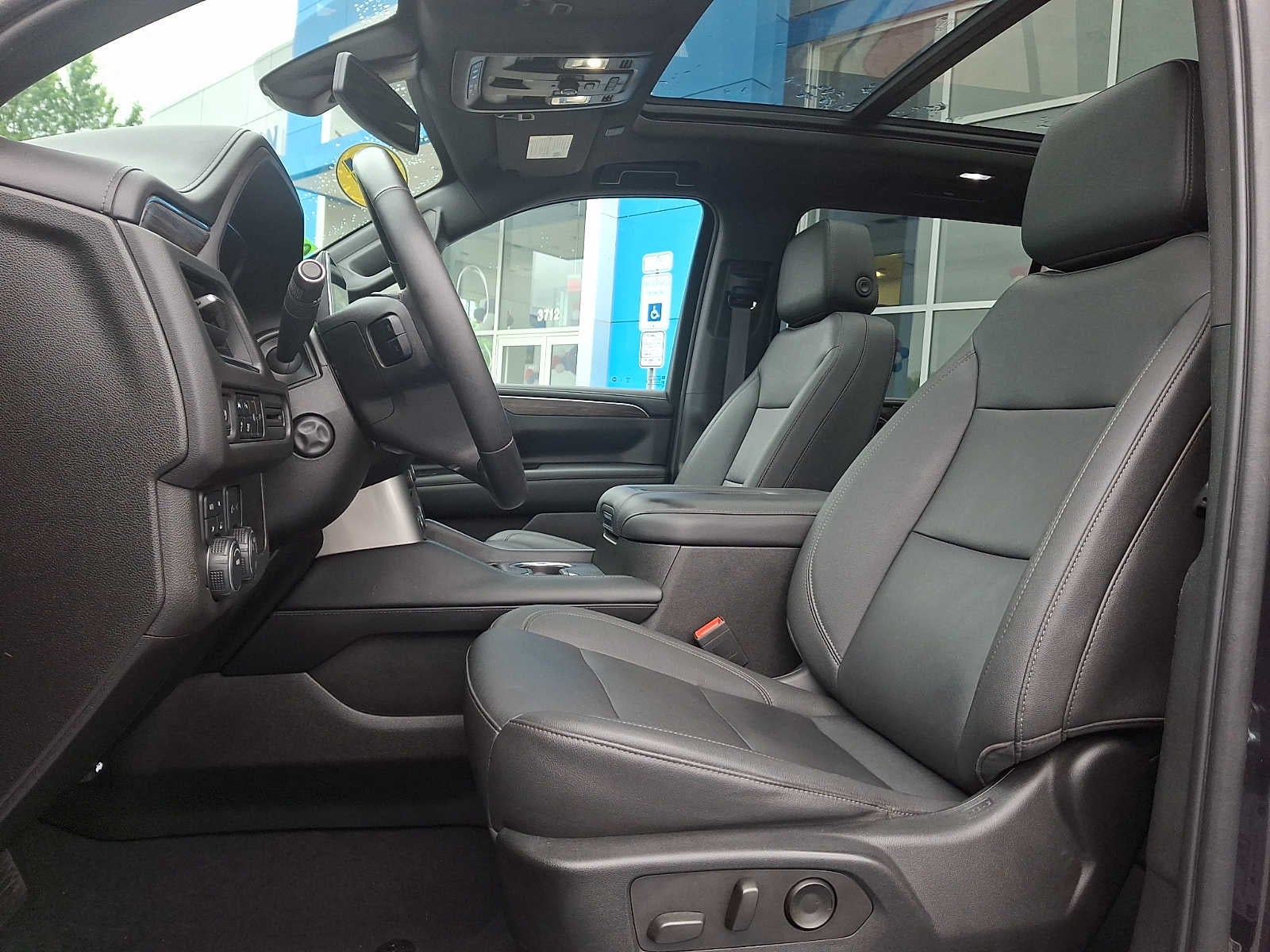 2022 Chevrolet Suburban LT