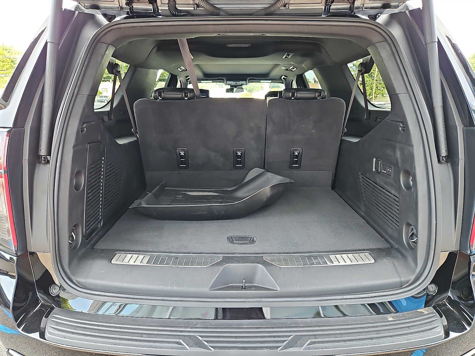 2024 Chevrolet Suburban RST