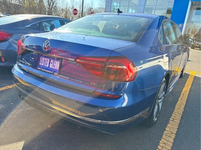 2017 Volkswagen Passat R-Line w/Comfort Pkg