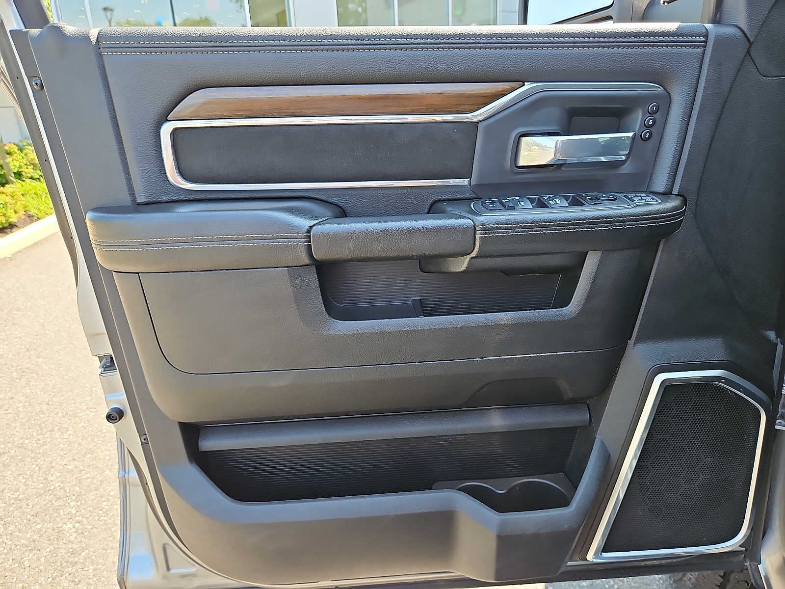 2024 RAM 2500 Laramie Crew Cab 4x4 6'4" Box
