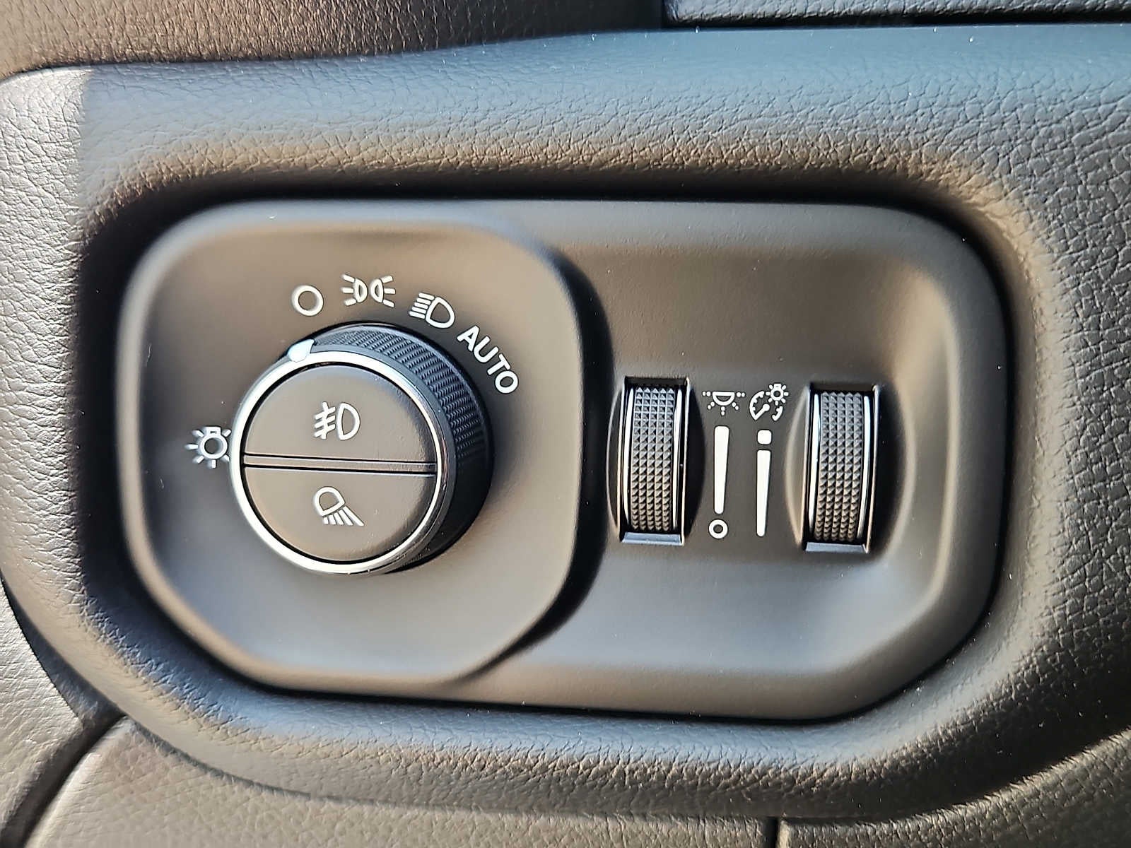 2024 RAM 2500 Laramie Crew Cab 4x4 6'4" Box