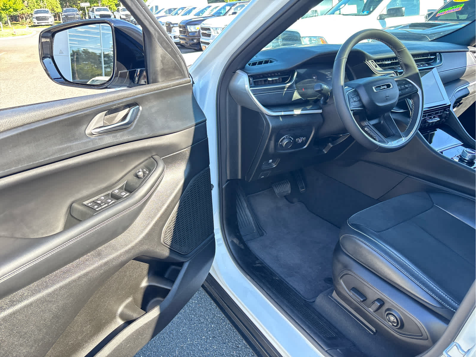 2024 Jeep Grand Cherokee Altitude