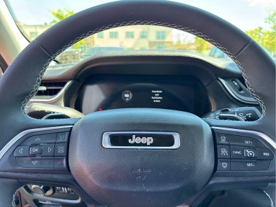 2023 Jeep Grand Cherokee Laredo