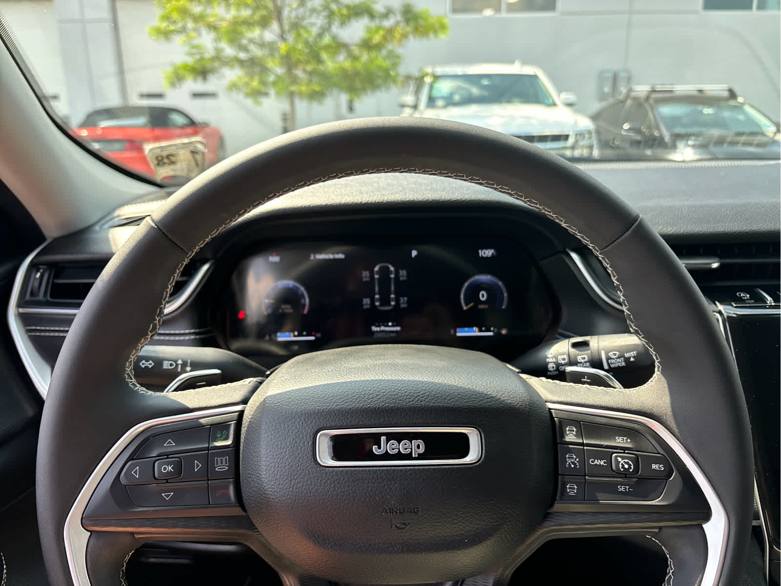 2023 Jeep Grand Cherokee L Laredo