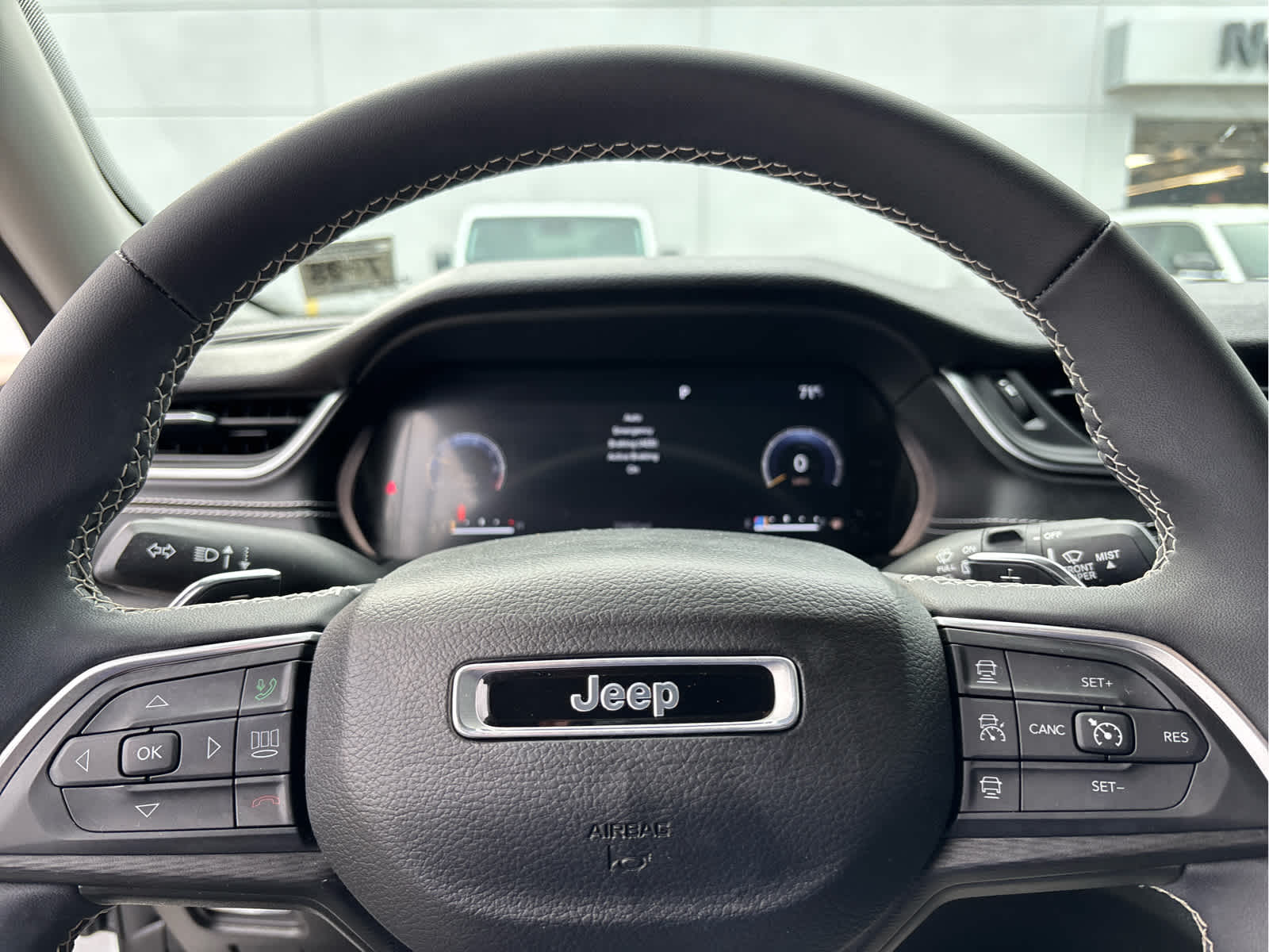 2023 Jeep Grand Cherokee L Laredo
