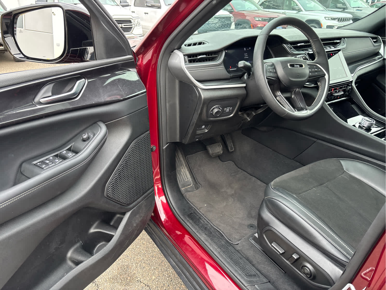 2023 Jeep Grand Cherokee L Altitude