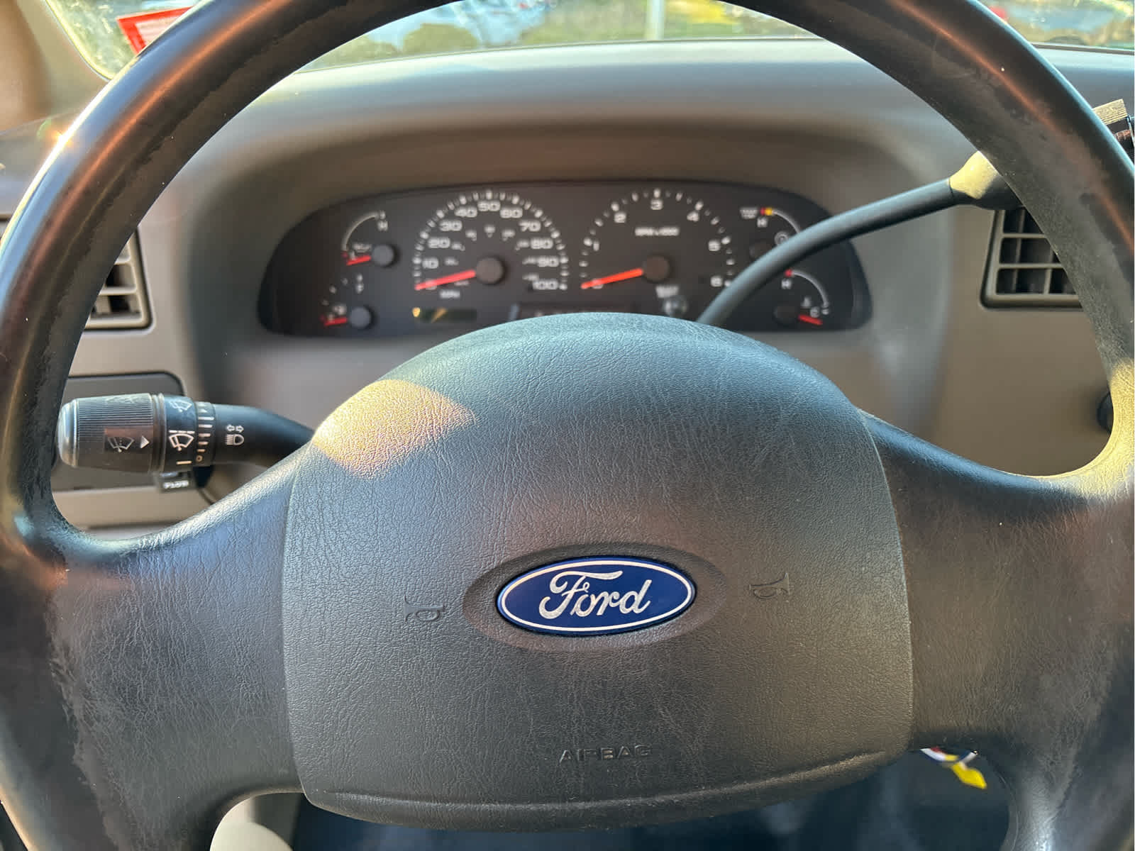 2004 Ford Super Duty F-350 DRW XL