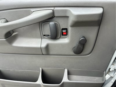 2009 Chevrolet Express Cargo Van RWD 1500 135"