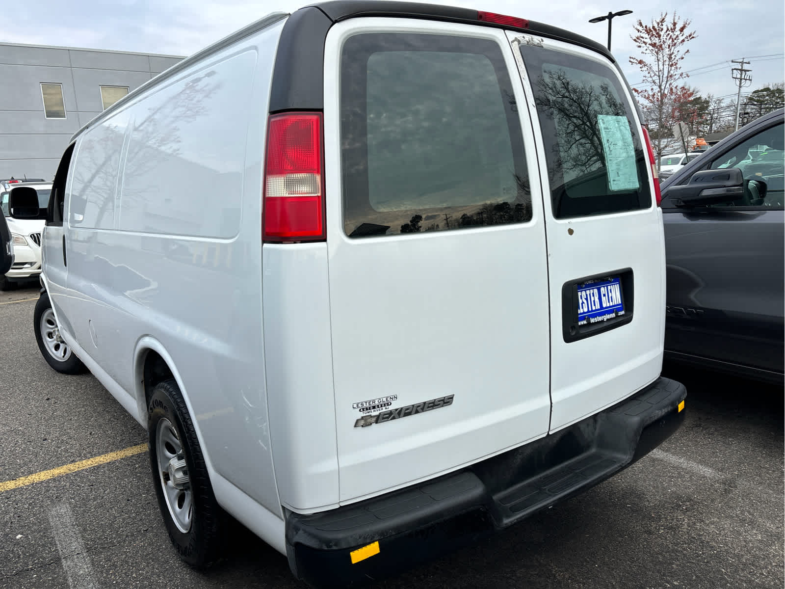 2009 Chevrolet Express Cargo Van RWD 1500 135"