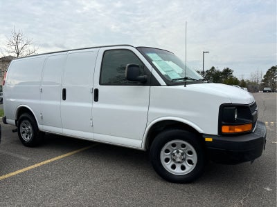 2009 Chevrolet Express Cargo Van RWD 1500 135"